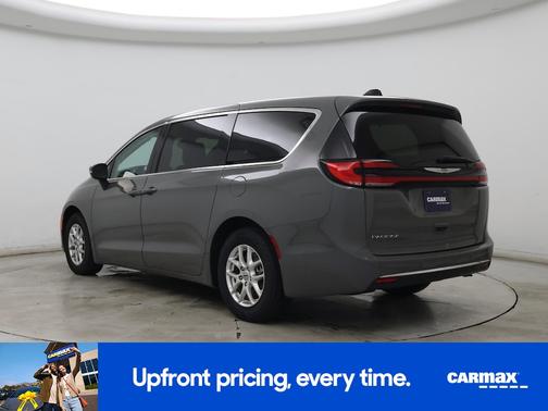 Gray 2023 Chrysler Pacifica Touring L