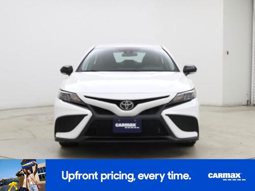 White 2024 Toyota Camry SE