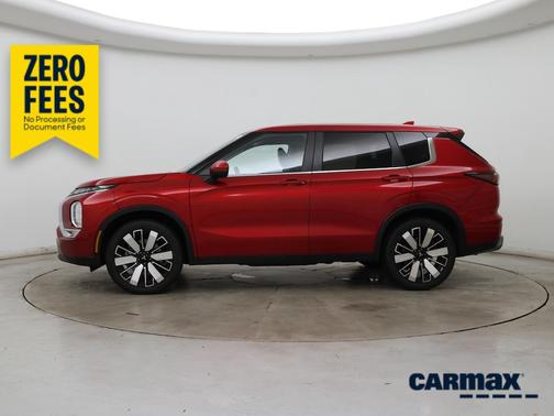 Red 2025 Mitsubishi Outlander SE