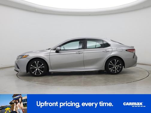 Silver 2018 Toyota Camry SE