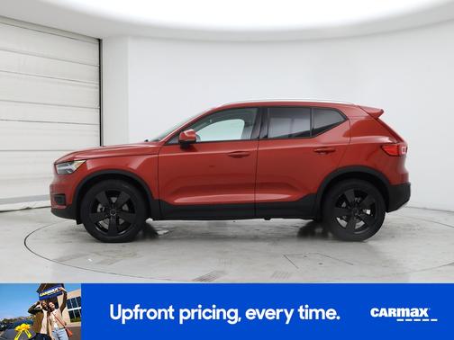 2021 Volvo XC40 T5 Momentum