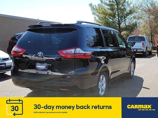 Photo 5 of 25 of 2016 Toyota Sienna LE