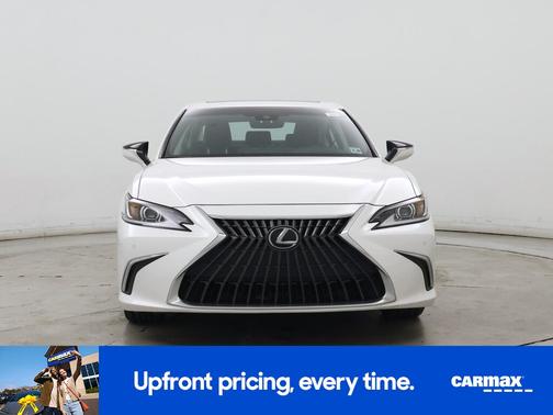 White 2024 Lexus ES 350