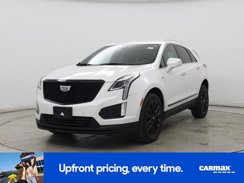 White 2022 Cadillac XT5 Luxury