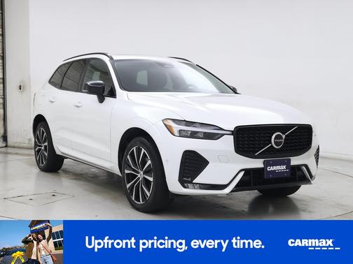 2023 Volvo XC60 B5 Plus Dark Theme