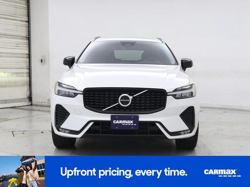 2023 Volvo XC60 B5 Plus Dark Theme