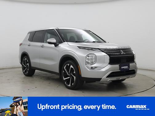 Silver 2024 Mitsubishi Outlander SE