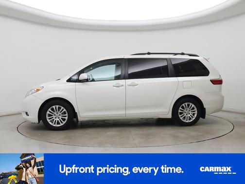 White 2017 Toyota Sienna XLE Premium