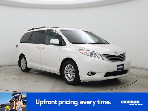 White 2017 Toyota Sienna XLE Premium