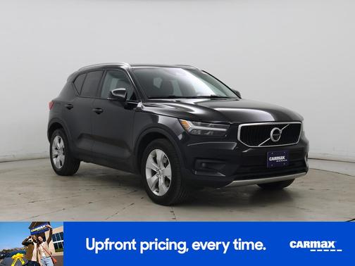 2022 Volvo XC40 T4 Momentum