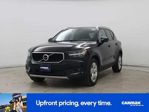 2022 Volvo XC40 T4 Momentum