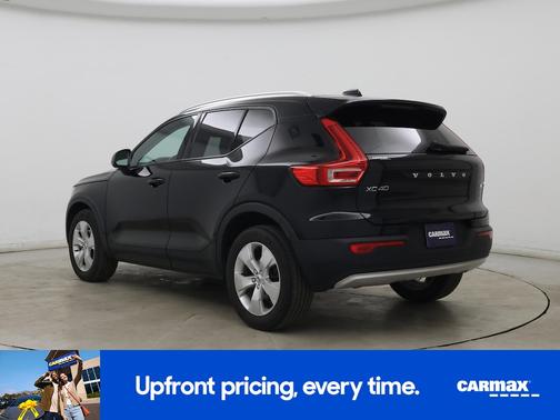 2022 Volvo XC40 T4 Momentum