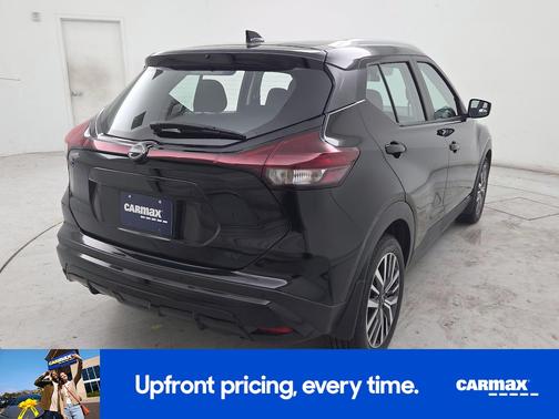 Black 2022 Nissan Kicks SV