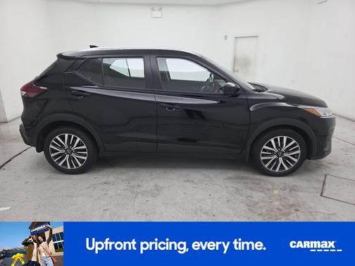 Black 2022 Nissan Kicks SV