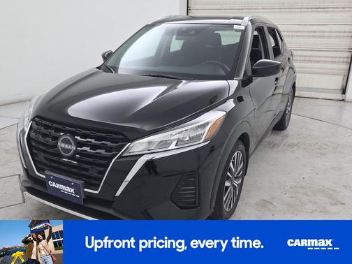Black 2022 Nissan Kicks SV