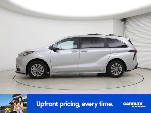 2025 Toyota Sienna XLE