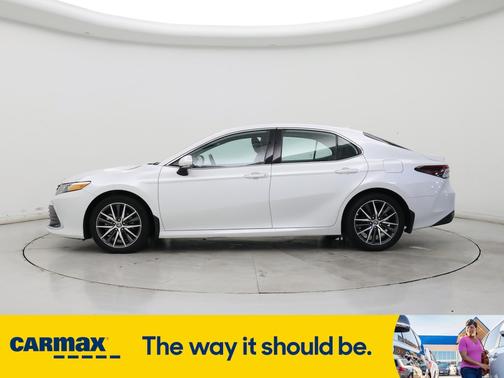 2023 Toyota Camry Hybrid XLE