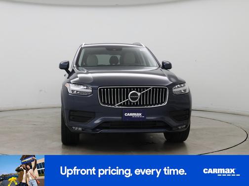 2022 Volvo XC90 T6 Momentum