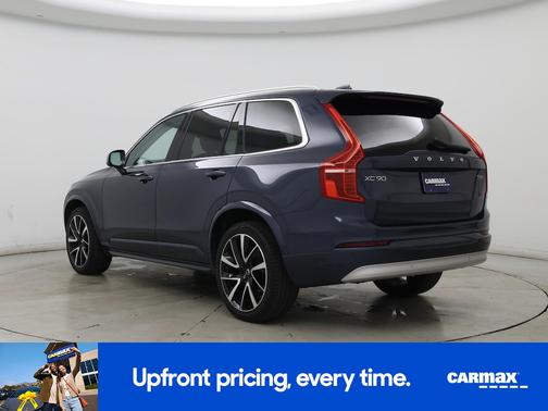 2022 Volvo XC90 T6 Momentum