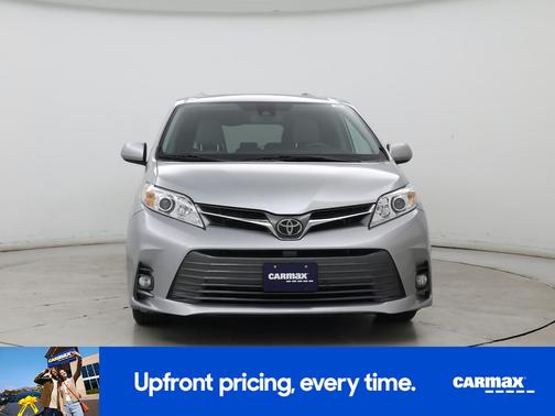 2019 Toyota Sienna XLE