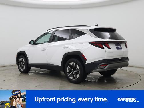 White 2025 Hyundai TUCSON SEL