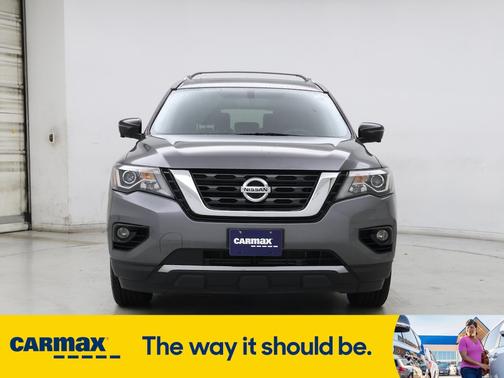 2017 Nissan Pathfinder Platinum