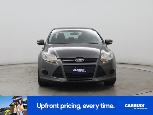 Gray 2014 Ford Focus SE