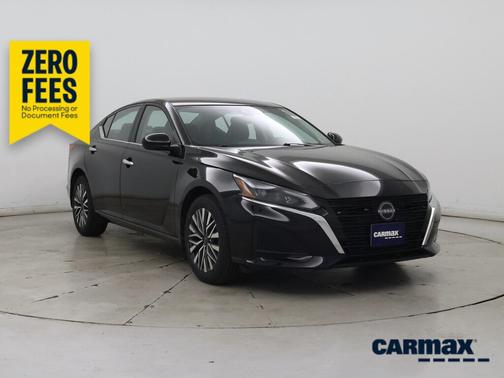 Black 2023 Nissan Altima SV