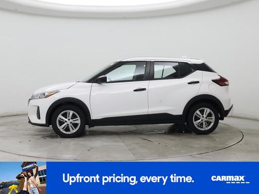 White 2024 Nissan Kicks S