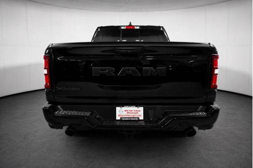Diamond Black Crystal Pearlcoat 2026 RAM 1500 Laramie
