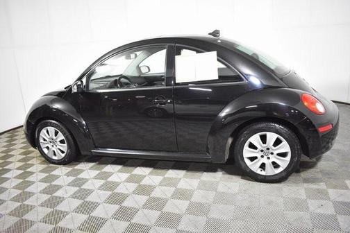2009 Volkswagen New Beetle S
