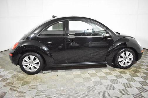 2009 Volkswagen New Beetle S