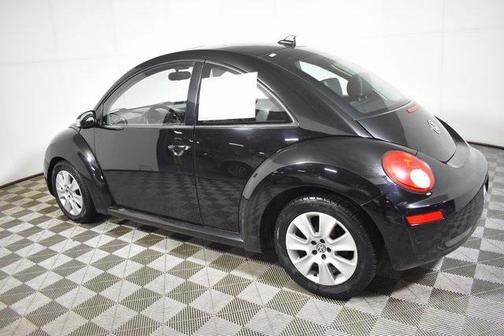 2009 Volkswagen New Beetle S