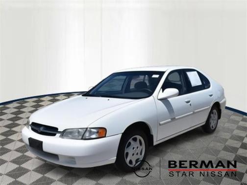 1999 Nissan Altima XE