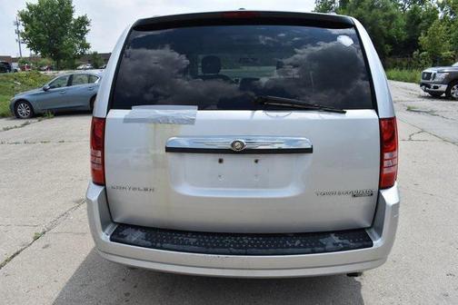 2010 Chrysler Town & Country Touring