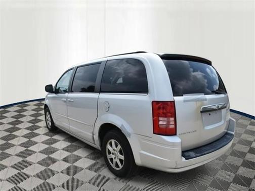 2010 Chrysler Town & Country Touring