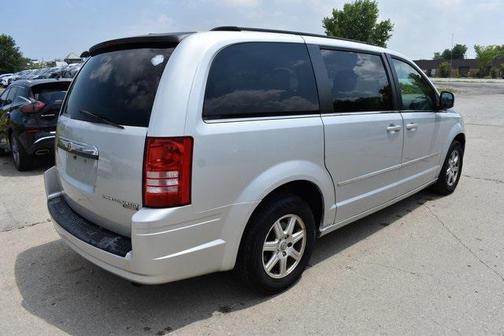 2010 Chrysler Town & Country Touring