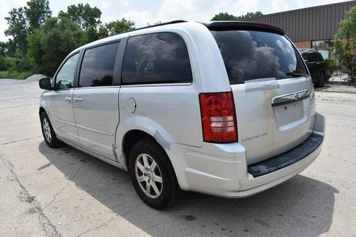 2010 Chrysler Town & Country Touring