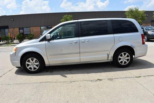 2010 Chrysler Town & Country Touring