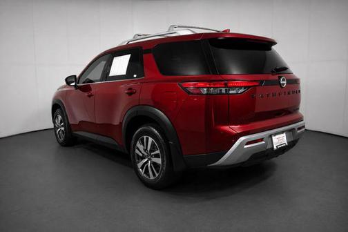 Scarlet Ember Tintcoat 2023 Nissan Pathfinder SL 4WD