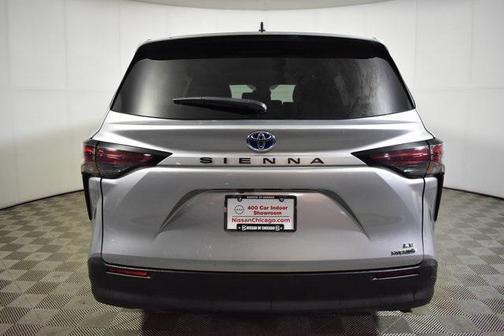 2024 Toyota Sienna LE