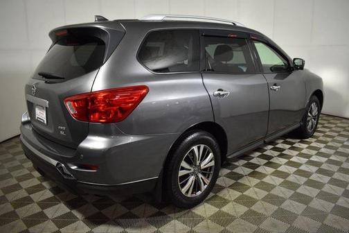 2019 Nissan Pathfinder SL