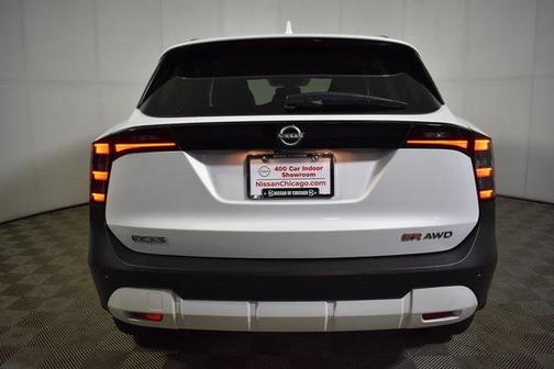 2025 Nissan Kicks SR