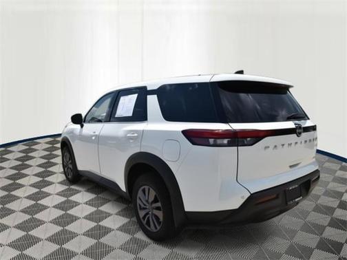 2024 Nissan Pathfinder S 4WD