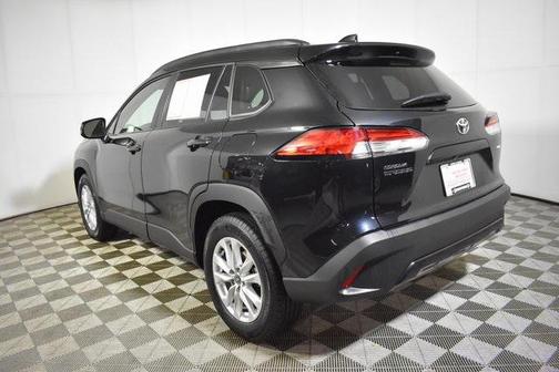 2025 Toyota Corolla Cross LE