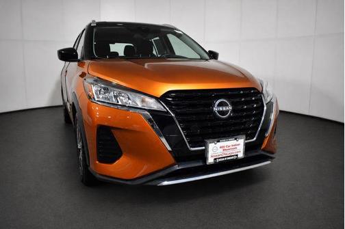 Monarch Orange Metallic/Super Black 2023 Nissan Kicks SV