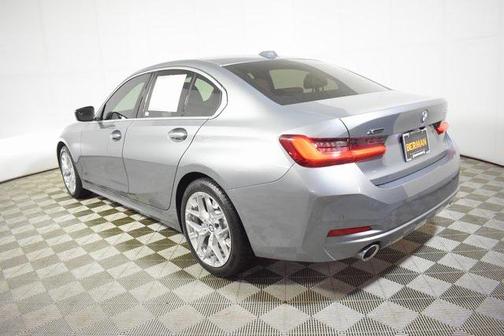 2025 BMW 330 i xDrive