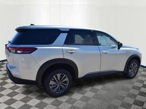 2025 Nissan Pathfinder S