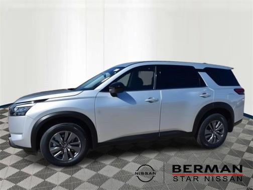 2025 Nissan Pathfinder S