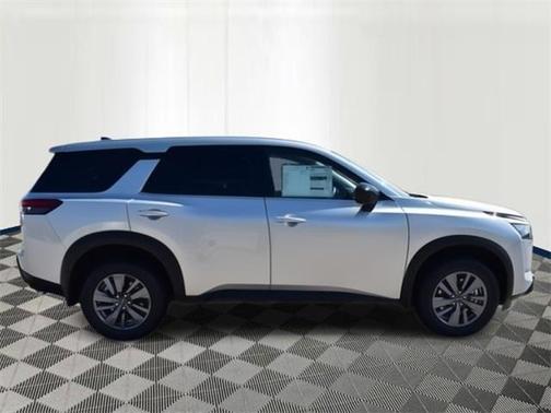 2025 Nissan Pathfinder S